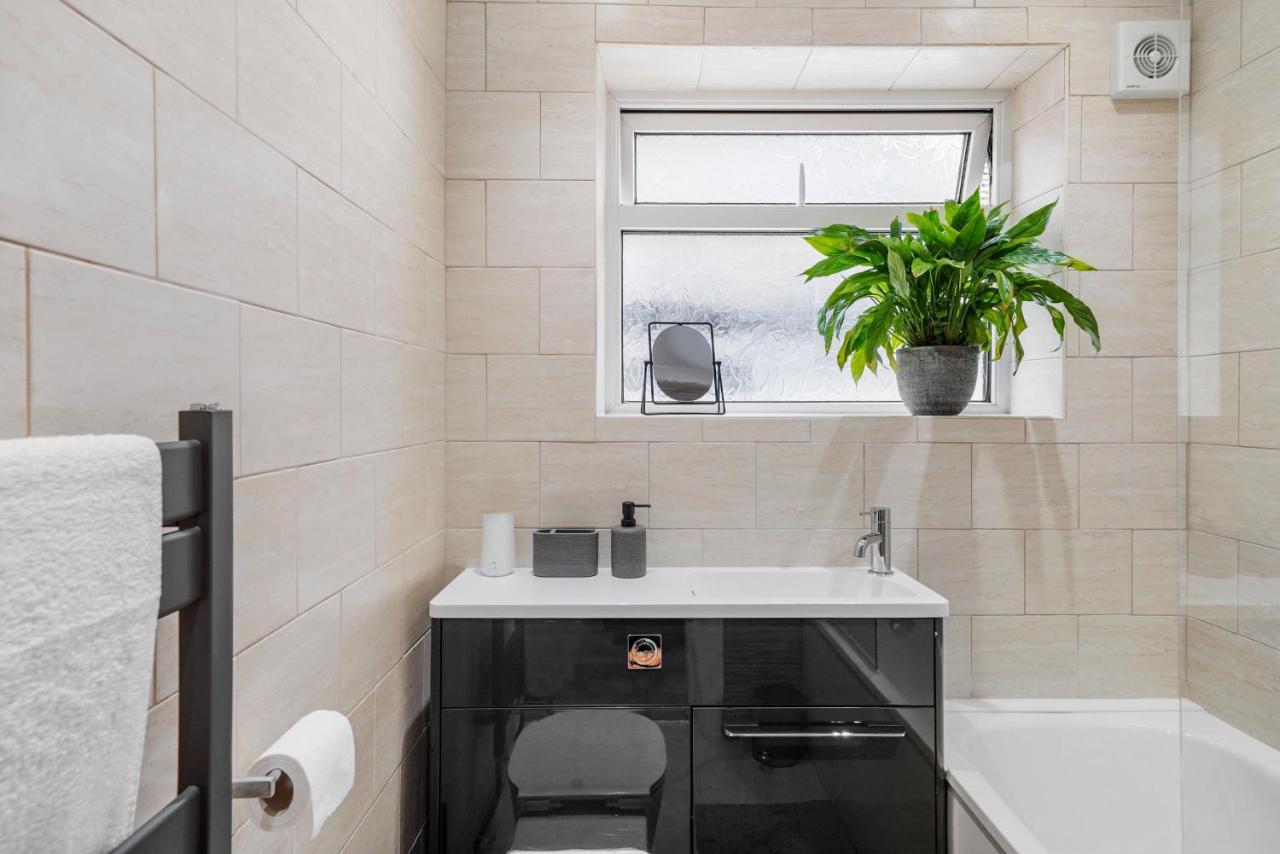Stylish Maisonette Near The Heath With Free Parking & Wi-Fi Мейдстон Экстерьер фото