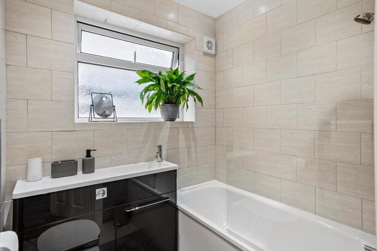 Stylish Maisonette Near The Heath With Free Parking & Wi-Fi Мейдстон Экстерьер фото